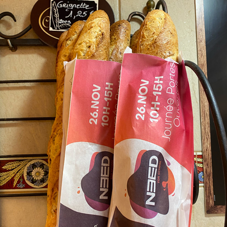 Etui à baguette publicitaire Need for school