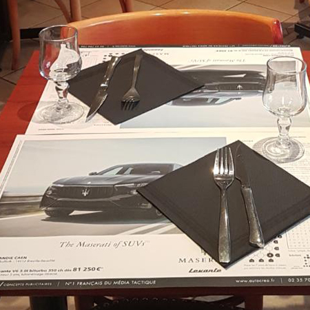 Set de table publicitaire Maserati